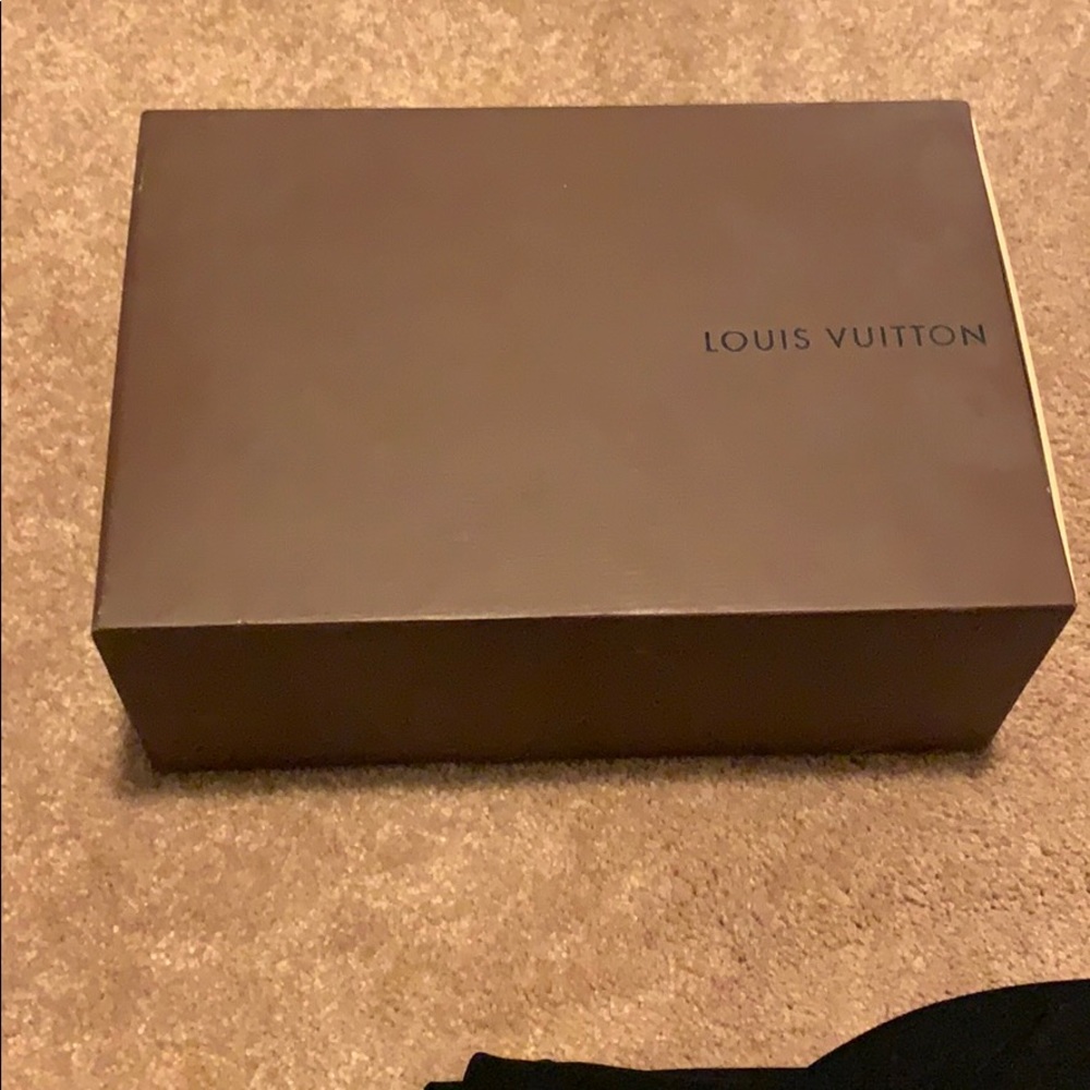 Louis Vuitton flats size 6